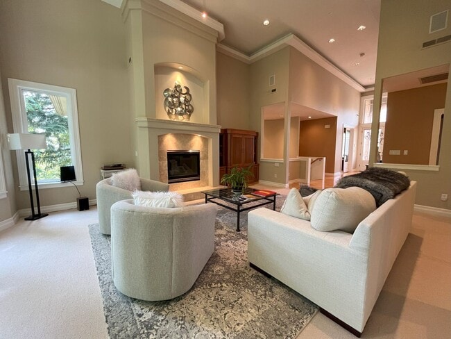 Building Photo - Forest-View Luxury Home with 5 Bedrooms, Luxury Primary Suite & Gourmet Kitchen