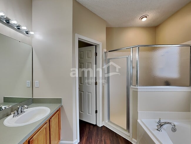 Building Photo - 2711 Salina Ct