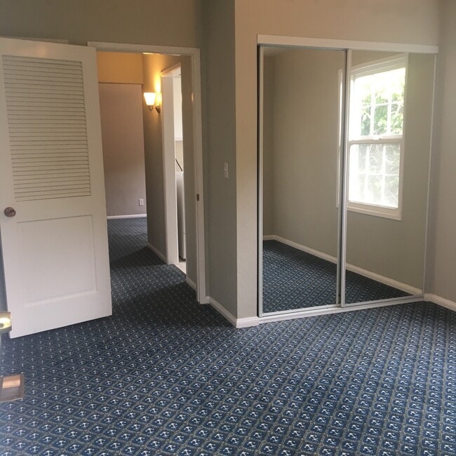 Building Photo - Nautical Coronado Home