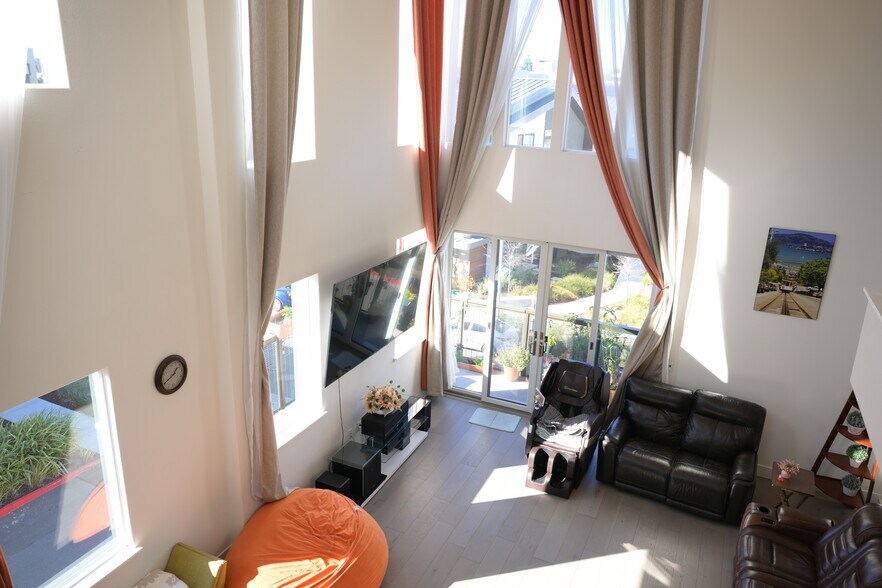 Building Photo - 45139 Challenge Cmn