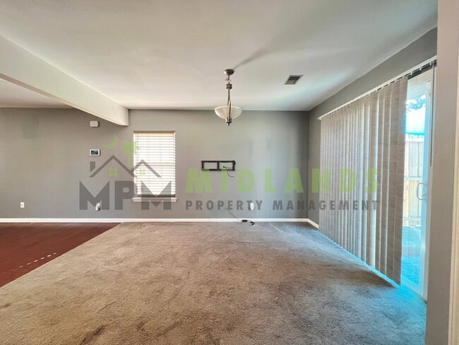 Building Photo - 168 Springway Dr