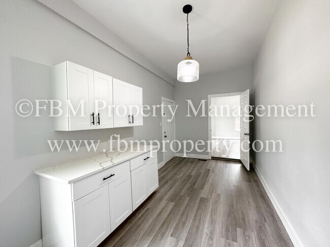 Building Photo - 518 N 26th St