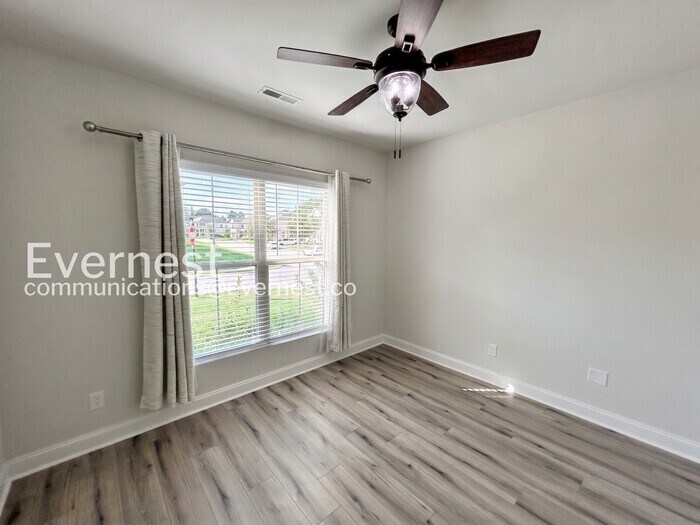 Building Photo - 732 Prescott Ln