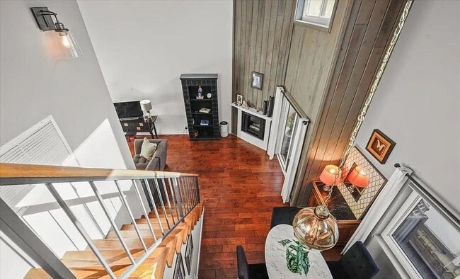 Building Photo - 12938 Valleyheart Dr