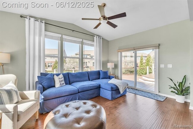 Building Photo - 15745 Diamante Dr