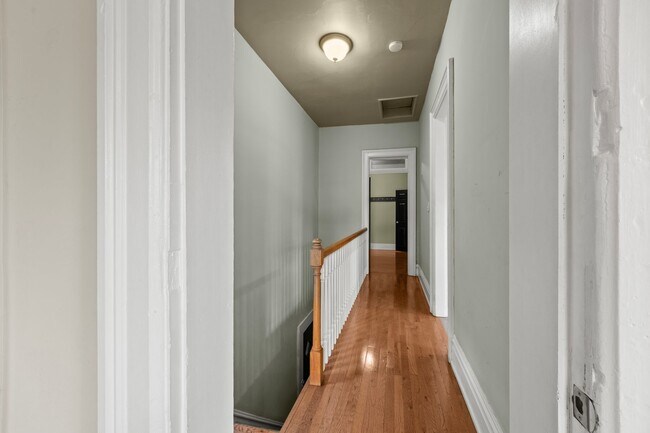 Building Photo - 57 Smith Pl