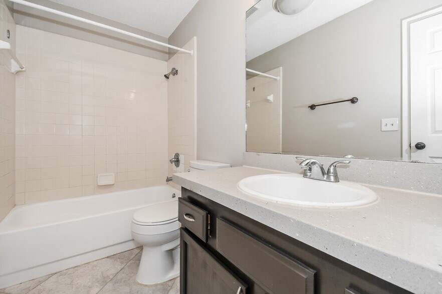 Building Photo - 3571 Barbizon Ct