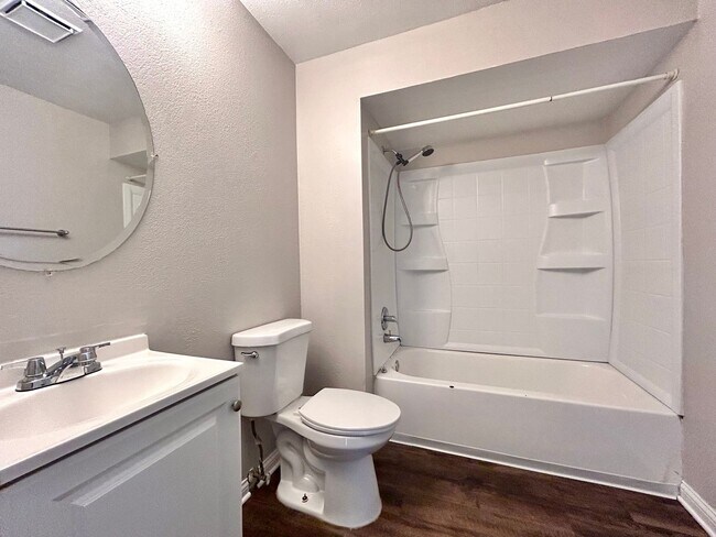 Building Photo - Three Bedroom Home in Walker