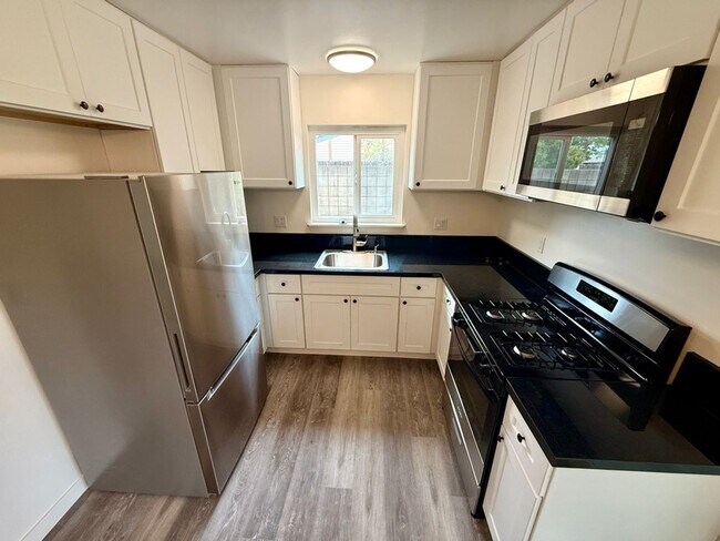 Building Photo - 3618 Manzana St