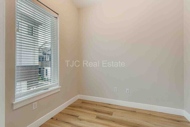 Building Photo - 3580 Uinta St