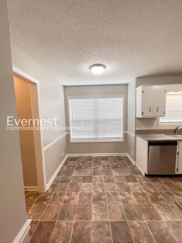 Building Photo - 1035 Summerhaven Rd