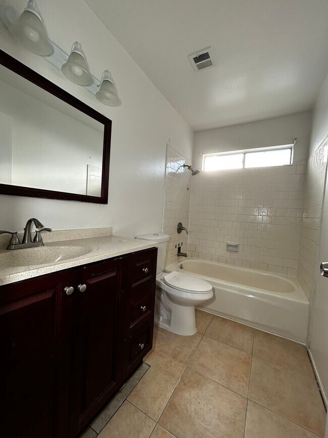 Building Photo - 3 Bedroom Home with Solar and 2-Car Garage