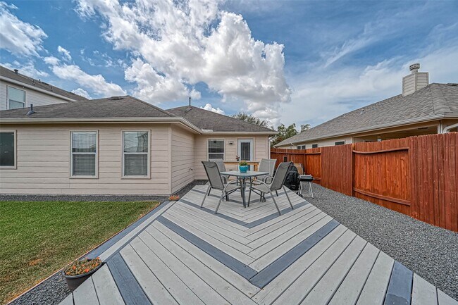 Building Photo - 22210 Bellow Glen Dr