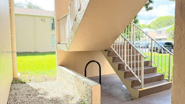 Building Photo - 7175 Orange Dr