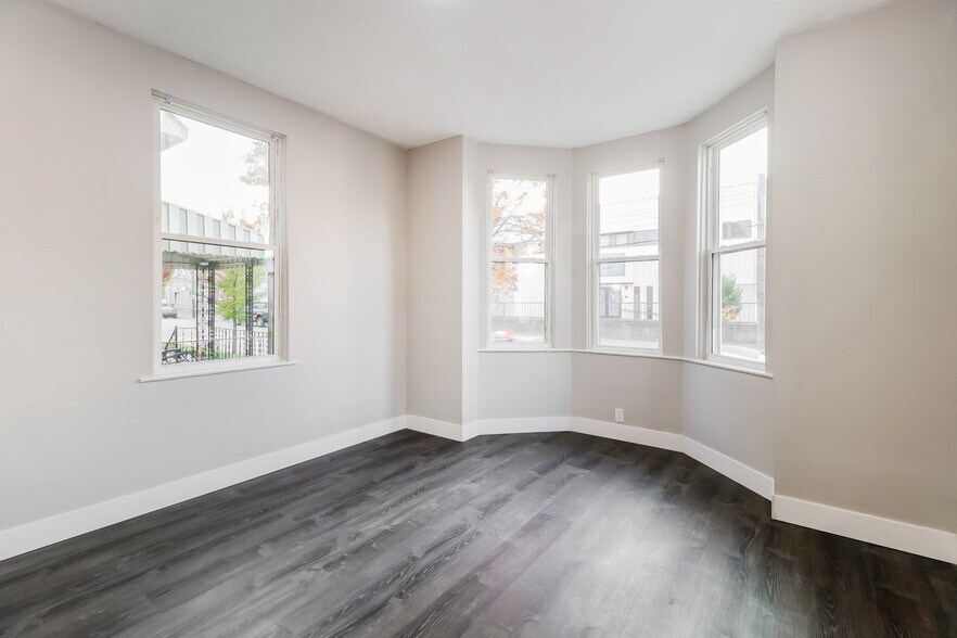 Building Photo - 939 Patterson St