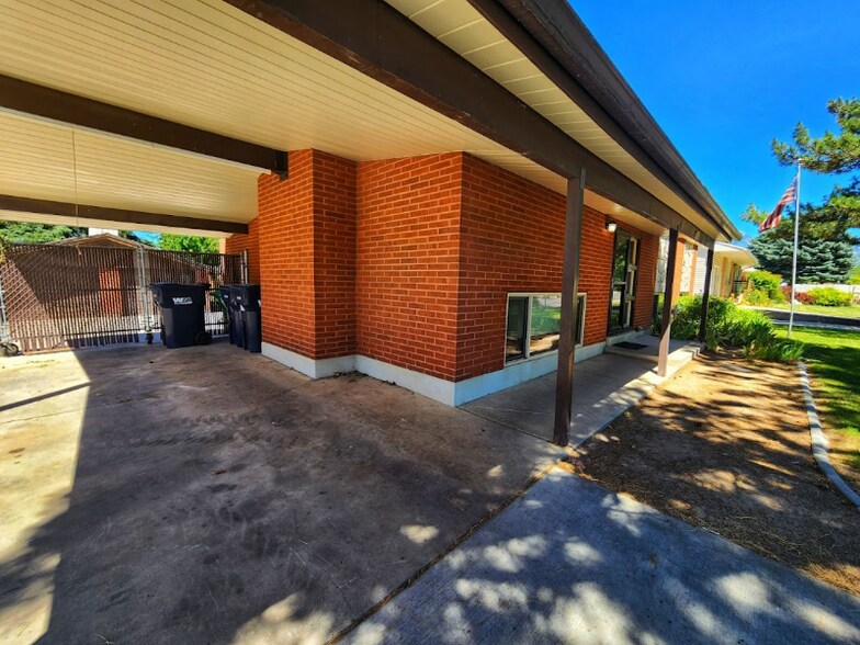 Building Photo - 605 E 9670 S