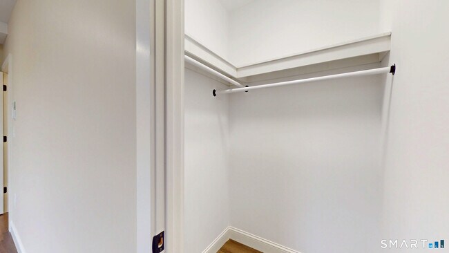 Building Photo - 2 Center St