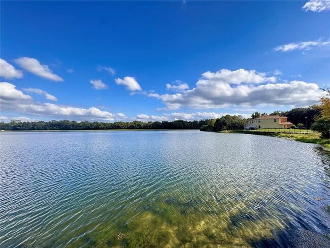 Building Photo - Spacious 3/2.5 End-Unit with Breathtaking Lake Views in Sanford!