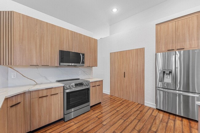 Building Photo - 7235 NW 63rd Terrace