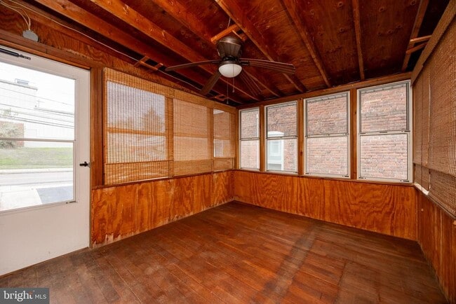 Building Photo - 147 2nd Ave