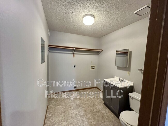 Building Photo - 1901 E 23rd St