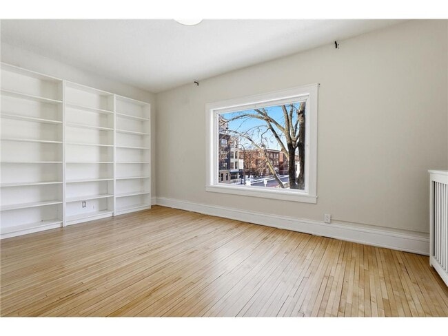 Building Photo - 2881 Irving Ave S