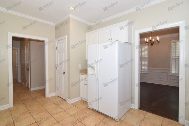 Building Photo - $1,950 - 4 bed/2.5 house for rent in Evans, with fenced back yard!