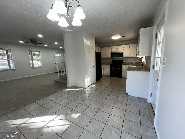 Building Photo - 155 Fay Dr