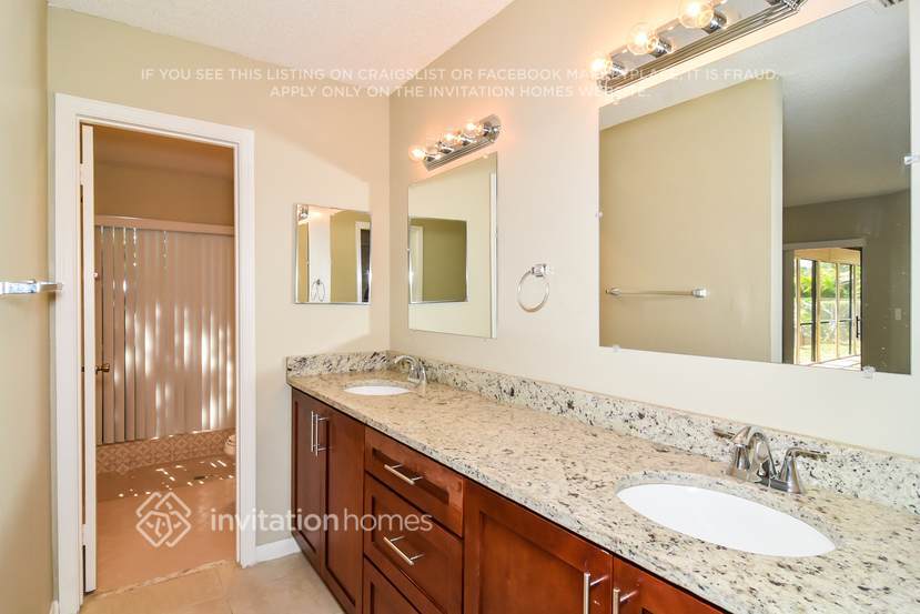 Building Photo - 10048 NW 20th St