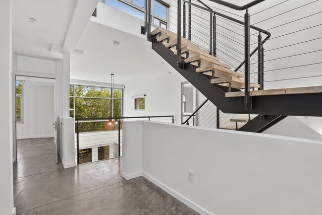 Building Photo - 4111 W Sunset Blvd