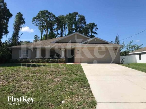 Building Photo - 1002 NE 33rd Ln
