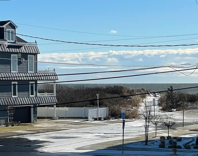 Building Photo - 109 W Brigantine Ave