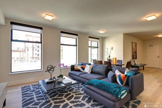 Building Photo - 1080 Sutter St