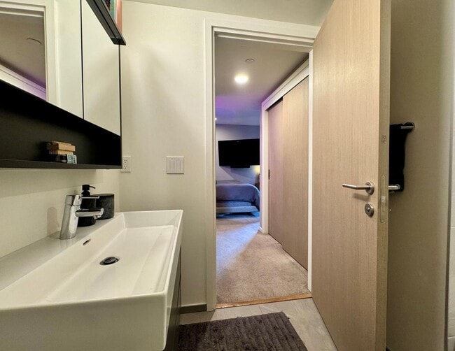 Building Photo - Maison à SOMA  |Secured Smart Access. Mode...