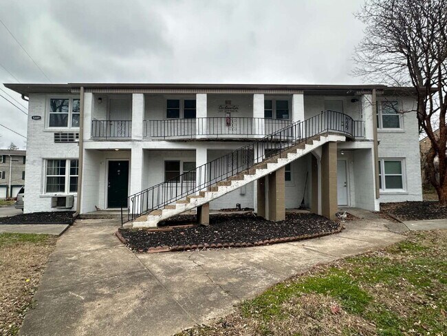 Building Photo - Fountain City | Renovated Units | Washer/D...