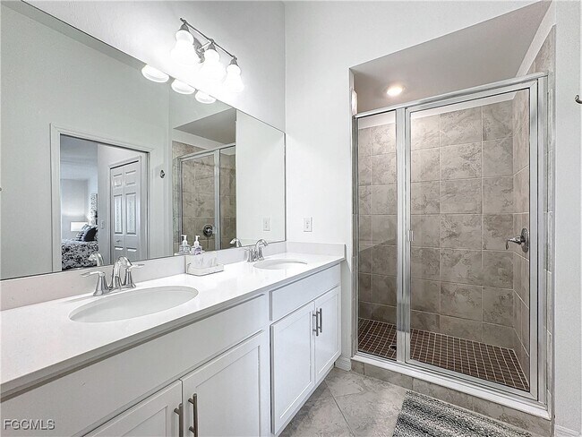 Building Photo - 15980 Grassland Ln