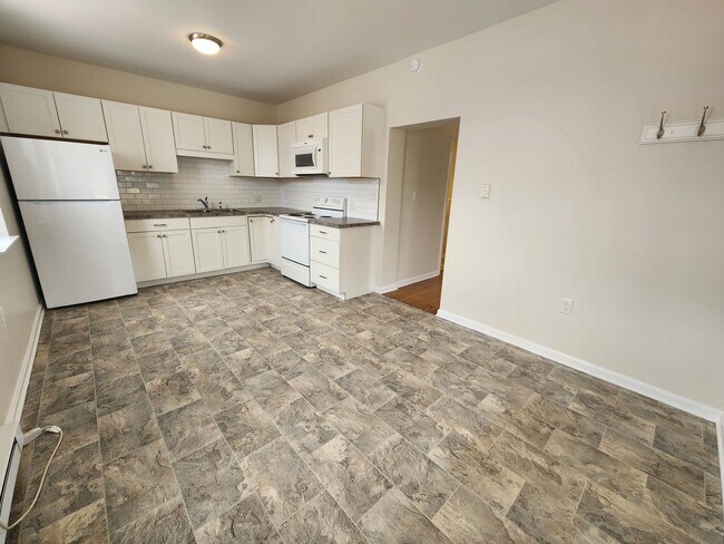 Building Photo - 5176-5178 Greenvillage Road