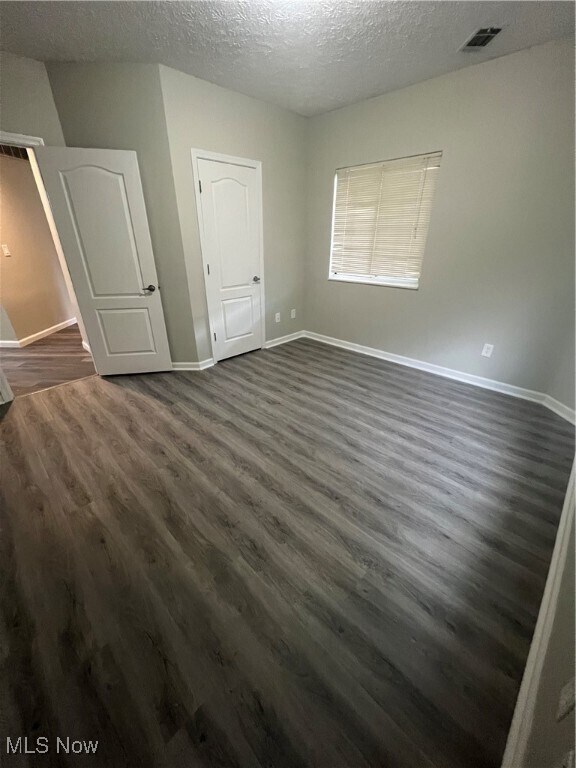 Building Photo - 320 Village Pointe Dr