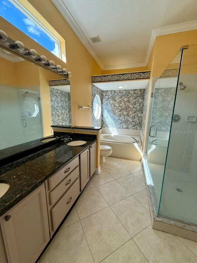 Building Photo - 3520 Ocita Dr