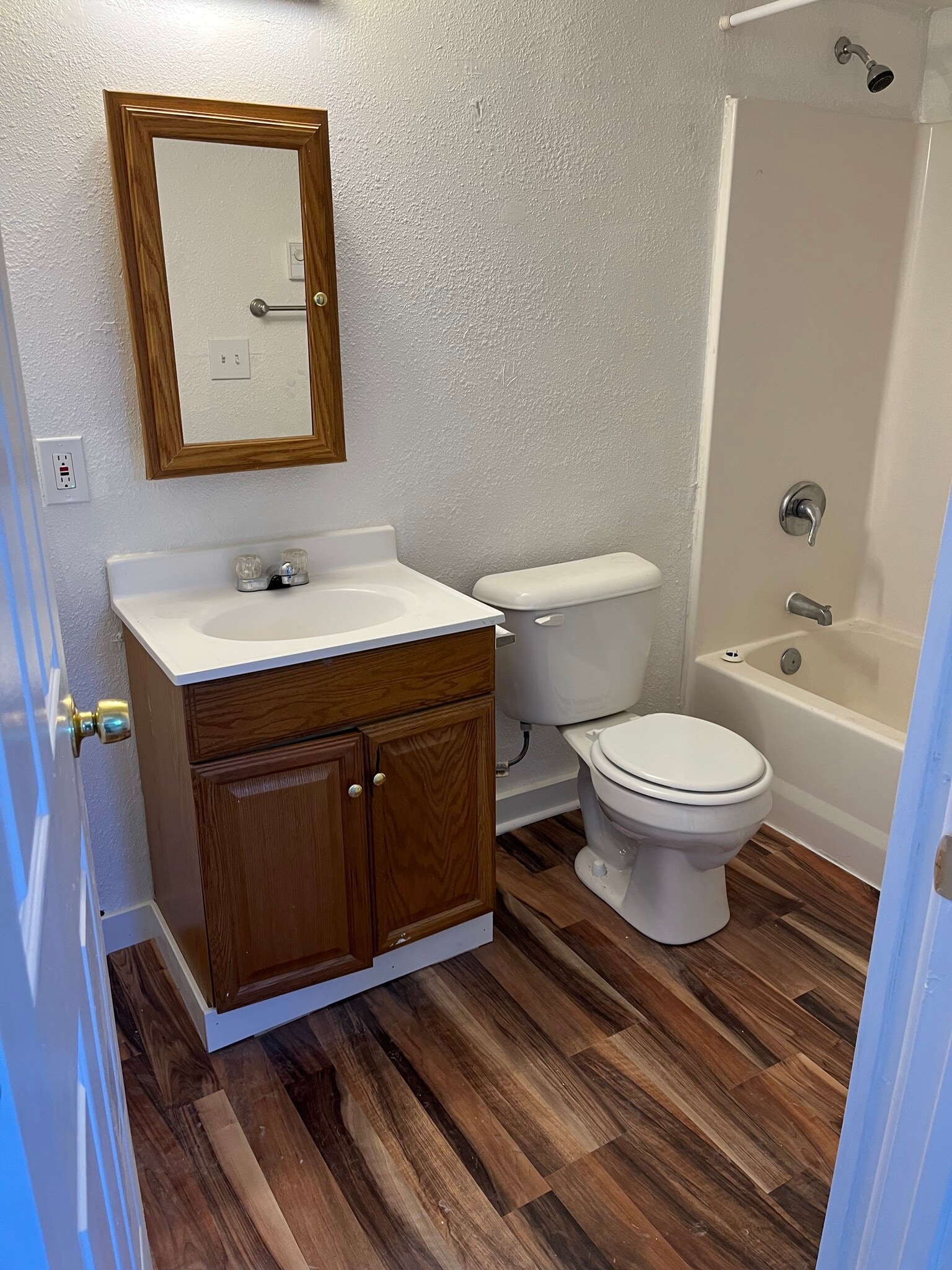 Building Photo - 373 N Buchanan St