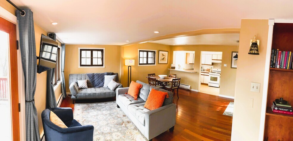 Living room and dining room - 2661 Titus Avenue Ext