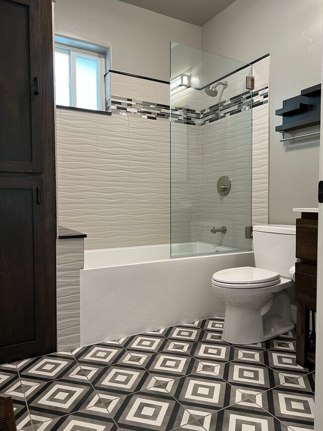 Building Photo - Prospects Heights Charmer 3bd / 2.5ba House
