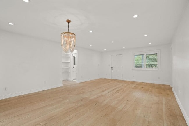 Building Photo - 789 Cañada Rd