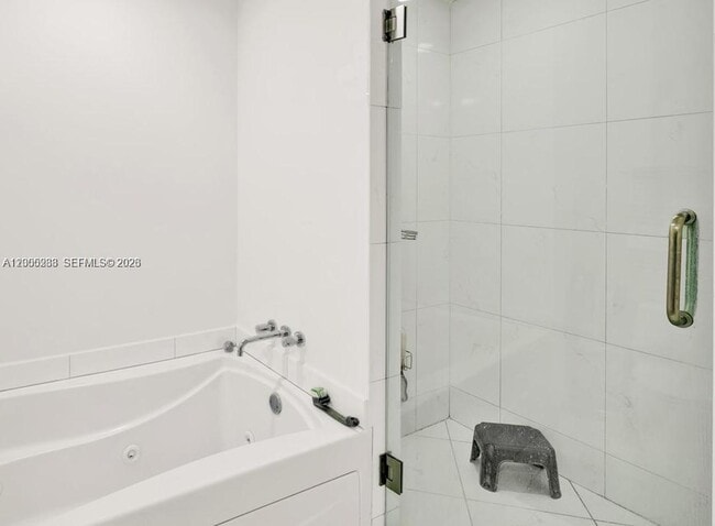 Building Photo - 500 Brickell Ave