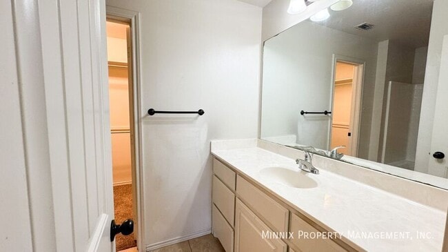 Building Photo - 6804 Oakridge Ave