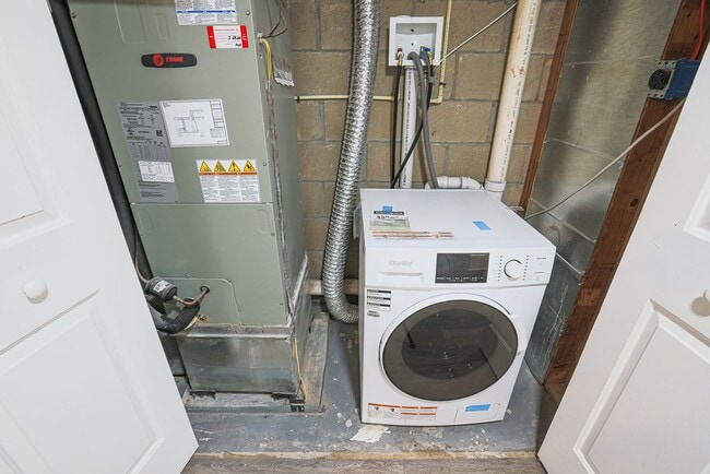 Building Photo - 758 Custis St