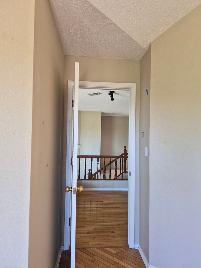 Building Photo - FIVE BEDROOMS GEM-NORTH EAST HEIGHTS
