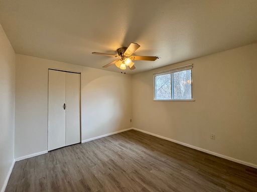 Building Photo - 2 bedroom 1 Bath In Longmont Available NOW!