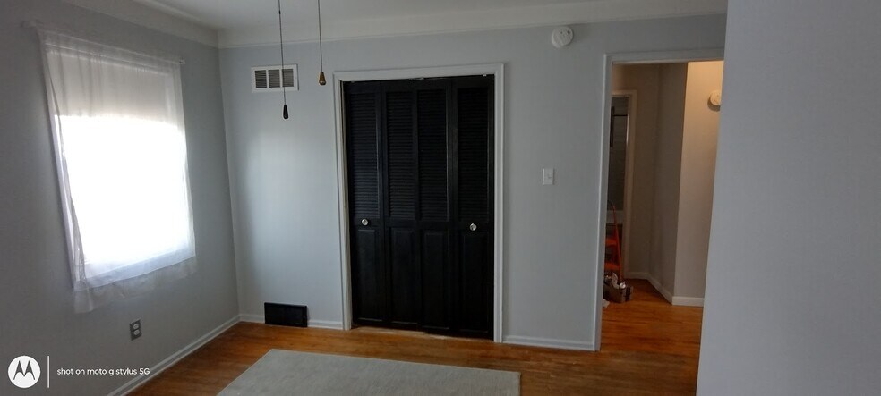 Building Photo - 25880 Groveland St