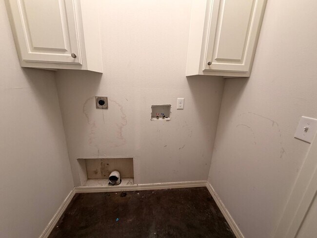 Building Photo - 1601 S Boston